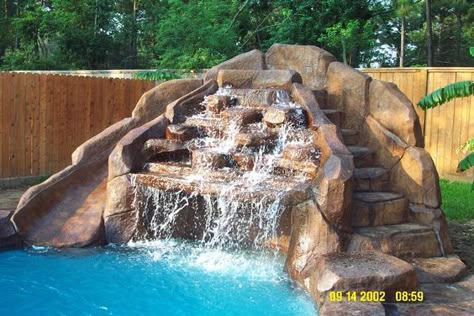 Awesome Pools, Small Front Gardens, Backyard Pool Ideas, Pool Remodel, Swimming Pool Ideas, Home Pool, Front Garden Design, Pool Fun, Backyard Dreams