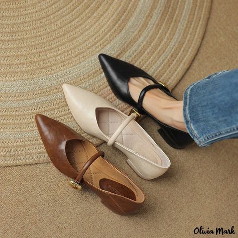 Pointed toe flats