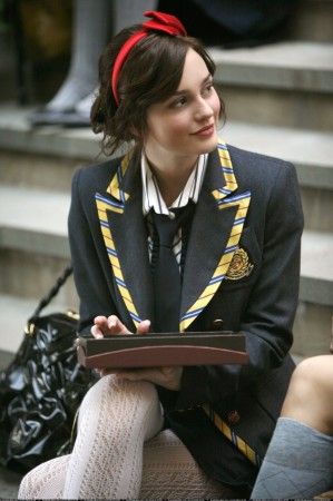 Blair Waldorf classy blazer Gossip Girl Hairstyles, Mode Gossip Girl, Estilo Gossip Girl, Estilo Blair Waldorf, Blair Waldorf Outfits, Blair Waldorf Gossip Girl, Gossip Girl Style, Stile Blair Waldorf, Blair Waldorf Style