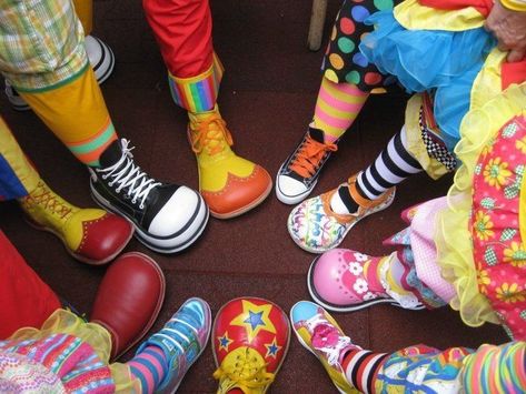 Clowncore Aesthetic, Clown Aesthetic, Clown Jester, Circus Aesthetic, Clown Clothes, Clown Core, Clown Party, Clown Shoes, Cute Clown