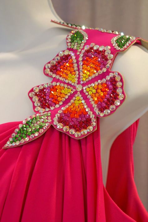 Custom Dance Costumes, Rhinestone Cups, Hand Beaded Embroidery, Custom Costumes, Crystal Pattern, Fancy Jewellery Designs, Beautiful Beadwork, Bead Embroidery Patterns, Hand Work Blouse Design