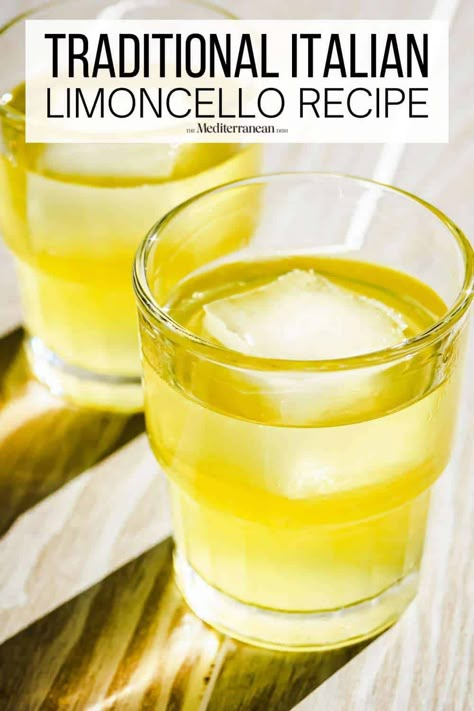 Limoncello Recipe Italian Volcano Lemon Juice Recipes, Homemade Lemon Chelo, Home Made Lemon Cello, Easy Limoncello Recipe, Lemoncello Recipes Homemade, Homemade Limoncello Italian, How Do You Make Lemoncello, How To Make Limoncello Recipe, Lemonchello Drinks Vodka