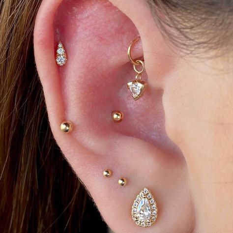 Pretty Ear Piercings, Cute Ear Piercings, Cute Piercings, Funky Jewelry, Piercing Tattoo, Body Mods, Ear Jewelry, Piercing Jewelry, Earings Piercings