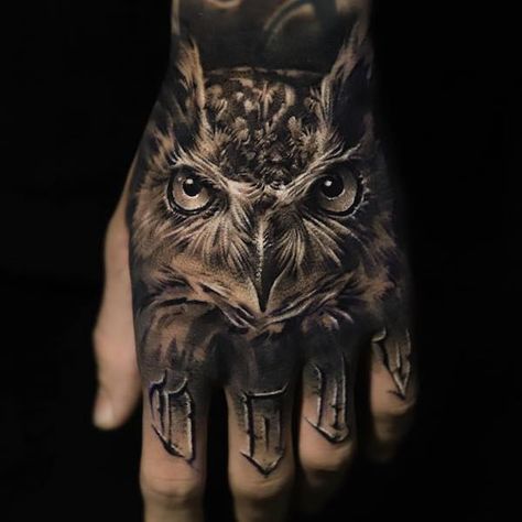 140 Owl Tattoos: Meanings, Styles and Ideas | Art and Design Owl Eye Tattoo, Mens Owl Tattoo, Traditional Owl Tattoos, Realistic Owl Tattoo, Tattoo Main, Shen Long Tattoo, Owl Tattoo Sleeve, Herren Hand Tattoos, Animal Sleeve Tattoo