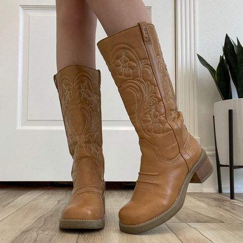 Y2k Cowboy Boots, Cowgirl Boots Flowers, How To Wear Cowgirl Boots, Flower Cowgirl Boots, Thrifting Moodboard, Flower Cowboy Boots, Casual Cowgirl Outfits, Tan Cowgirl Boots, Stevie Nicks Concert