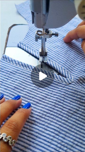 Sewing Tricks And Tips, Sowing Tricks, Sewing Details, 1 Hour Sewing Projects, Sewing Times, Stitching Patterns Sewing, Diy Sewing Projects Clothes, Sewing Hacks Videos, Sewing Tricks