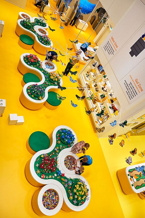 Preschool Creative Art, Daycare Design, Kids Cafe, Retail Space Design, Kindergarten Design, Lego Store, Lego Room, Playroom Design, Playground Design