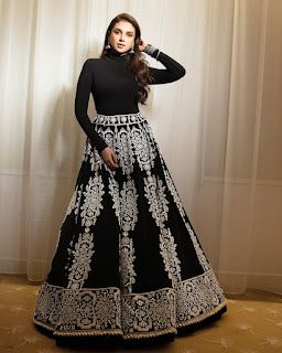 Black Indo Western Dress, Long Skirt Outfits Indian, Diwali Dress, Amrapali Jewels, Diwali Outfit, Diwali Dresses, Mehendi Outfit, Aditi Rao Hydari, Ganesh Art Paintings