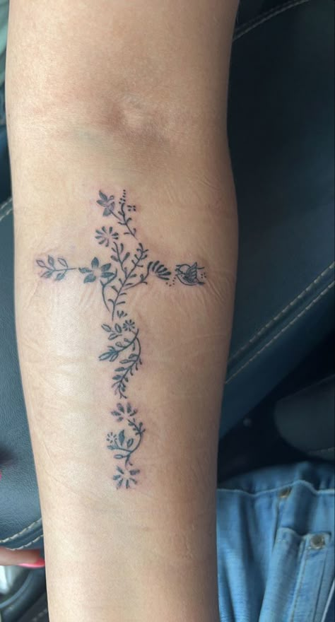 Covered Tattoo Ideas, Tattoo Ideas Female Behind Elbow, Cross Back Tattoos For Women, Meaningful Women Tattoo Ideas, Religous Tattoo Simple, Barbwire Cross Tattoo, Visible Tattoo Placement, Girly Tattoo Sleeves, Cross Shoulder Tattoos For Women