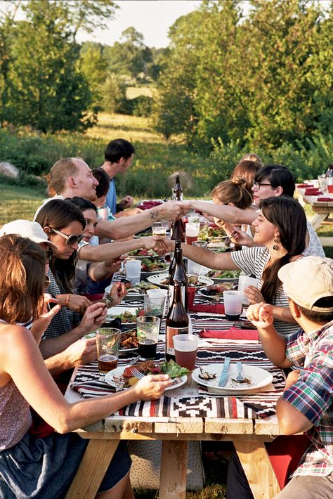 People Enjoying Food, Happy Big Family, Community Picnic, Picnic With Family, Colorful Tablecloth, Brian Ferry, Dream Bbq, Community Friends, Bbq With Friends