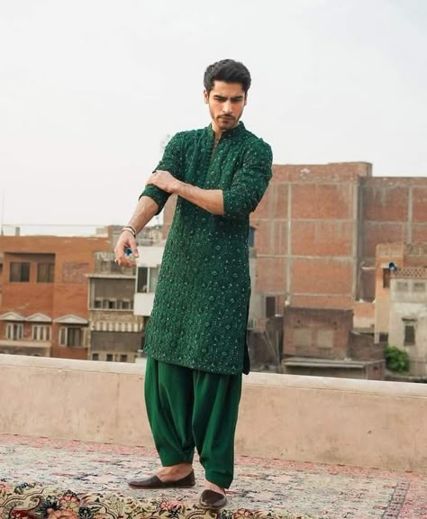 Eid Outfits For Teens, Traditional Indian Mens Clothing, Indian Wedding Clothes For Men, Eid Celebration, Mehndi Outfit, Pakistani Kurta, Wedding Kurta For Men, Mehendi Outfit, Gents Kurta Design