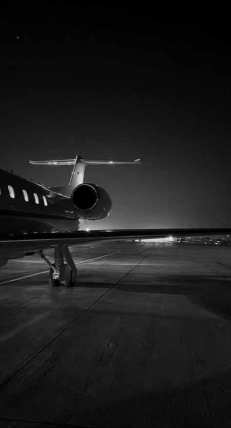 Plane Wallpaper, Private Planes, Plane Flight, Dark Visions, Airplane Wallpaper, Private Aircraft, Flight Attendant Life, Private Plane, Private Jets