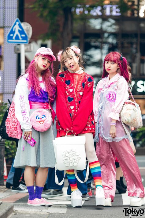 Kawaii Pink Harajuku Vintage & Handmade Street Styles w/ Kinji, Southpaw Cathy, Kilo Shop, Tokyo Bopper, Punyus & Kobinai Japan Street Fashion, Pink Harajuku, Mode Harajuku, Oc Fashion, Harajuku Street Style, Textile Collection, Kawaii Outfits, Portfolio Project, Estilo Harajuku