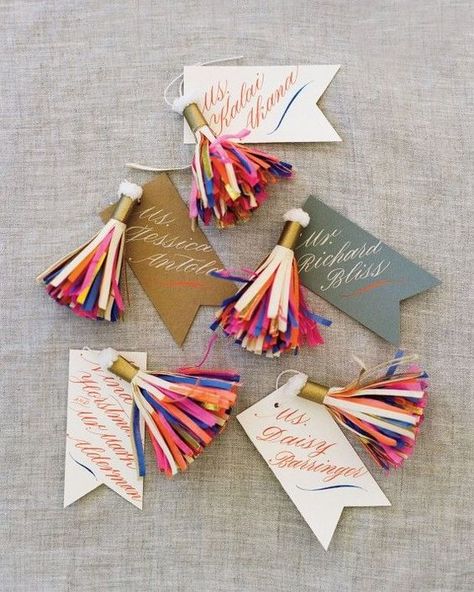 Paper Tassels, Hantverk Diy, Eclectic Wedding, Vermont Wedding, 카드 디자인, Cadeau Diy, Paper Goods, Creative Gifts, San Valentino