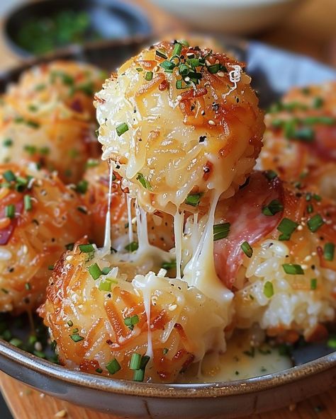 Rice Balls With Cheese And Pepperoni, Rice Ball Pie, Rice Ball Appetizers, Barley Dishes, Pasta Balls, Cheese Rice Balls, Pepperoni Balls, Rice Appetizers, Chicken Rice Balls