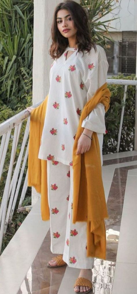 3Pcs Brand:ETHNIC QUALITY: LAWN 90/70 FRONT: Full Heavy Embroidery NECK:Full Heavy Embroidery DAMAN: Full Heavy Embroidery SLEEVES:Full Heavy Embroidery BACK:Plain TROUSER:Full Heavy Embroidery Duppata:Bember Chiffon Duppta Old Price... 3599 ❌ Sale Price 2599 P&D. 200 Free Home Delivery Simple Kurta, Simple Kurti, Pakistani Suit, Front Hair, Simple Kurta Designs, Pakistani Fashion Casual, Dress Book, Stylish Short Dresses, Pakistani Dresses Casual