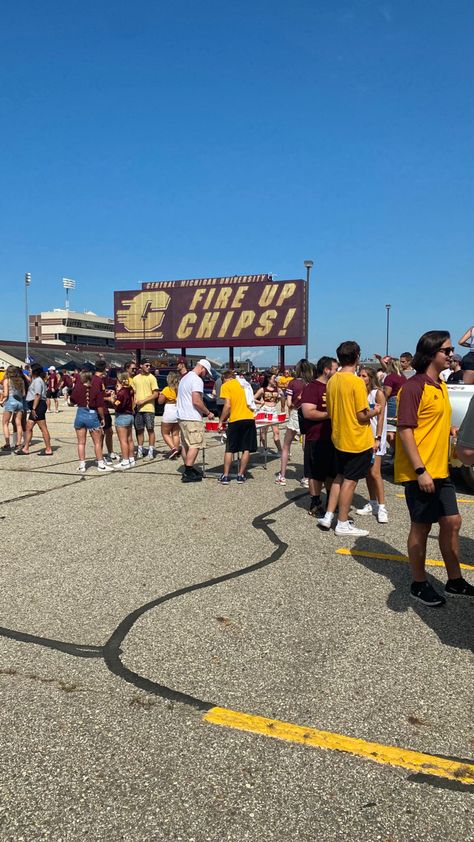 Central Michigan University Aesthetic, Michigan University Aesthetic, University Aesthetic, College Vision Board, Central Michigan University, Central University, Michigan University, Dream School, Michigan