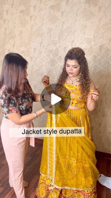 How To Make Jacket From Dupatta, Jacket Style Dupatta Draping, Two Dupatta Draping Styles, Duppata Draping On Lehenga, Dupatta Draping Style, Dupatta Draping Styles, Dupatta Styling, Dupatta Draping, Draping Styles