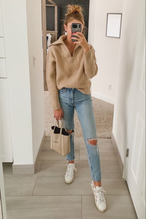 Comfy Cool Mom Outfits, Mum Casual Winter Outfits, Fall Winter Mom Outfits, Mom Jeans With Sweater, Polished Mom Style, Everyday Mum Outfit, Sahm Winter Outfits, Causal Jean Outfits, Outfit Helle Jeans