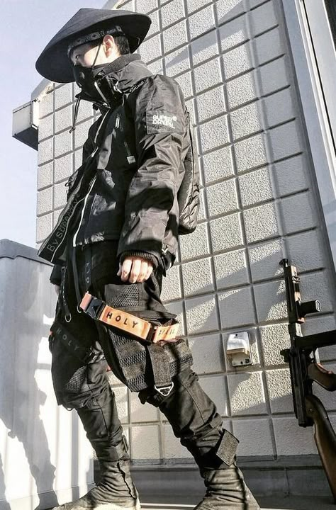 #tacticalpants #urbanninja #techwear #urbanmensfashion #streetstylefashion Cyberpunk Techwear Fashion, Urban Ninja Fashion, Ninja Streetwear, Techwear Ninja, Goth Ninja, Techwear Cyberpunk, Ninja Outfit, Tech Wear Fashion, Techwear Outfits