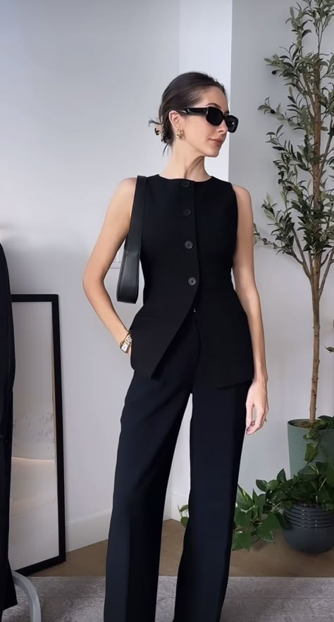 Business Black Outfit, Vest Trouser Outfits For Women, Classy Chic Work Outfits, Trouser Vest Outfit, Female Best Man Outfit Wedding, Modern Work Outfit, Black Dress Corporate, Formal Dresses For Work Offices, Women Waistcoat Outfit Office Wear