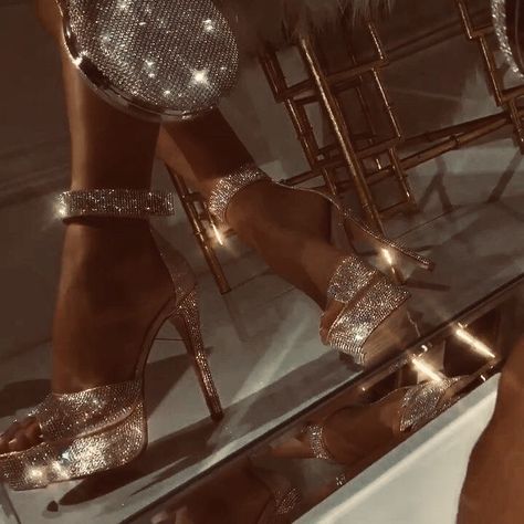 Mode Gossip Girl, Timberland Heels, Diamond Heels, Glitter Photography, Glam Aesthetic, Boujee Aesthetic, Heels Aesthetic, Miss Lola, Rich Girl Lifestyle