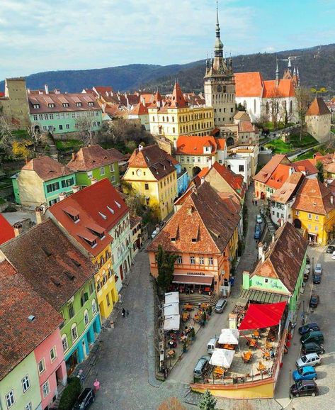 Sighisoara, Romania 🇷🇴 📸: traveling_zorro [IG] Safari Crafts, The Melting Pot, Julian Alps, Romania Travel, Lake Bled, Cities Of The World, Cobblestone Streets, Medieval Town, Eastern European