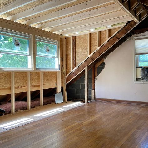 Dormer Roof, Architecture Renovation, Attic Bedroom Designs, Shed Dormer, Attic Conversion, Bedroom Farmhouse, Farmhouse Barndominium, Dormer Windows, Attic Renovation