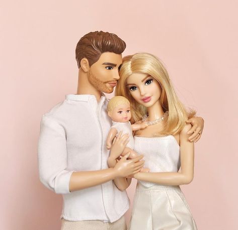 Realistic Barbie, Barbie Happy Family, Barbie Pics, Barbies Pics, Baby Barbie, Barbie Fashionista Dolls, Barbie Family, Barbie Dress Fashion, Barbie Model