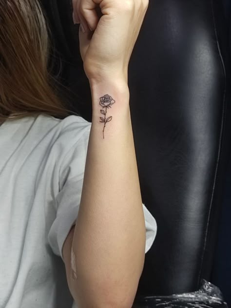 Rose On Wrist Tattoo, Besties Ideas, Rose Tattoo Forearm, Simple Arm Tattoos, Rose Hand Tattoo, 2024 Board, Small Girly Tattoos, Rose Tattoos For Women, Small Rose Tattoo