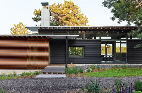 Case Study: Box Camp by SALA Architects - Residential Design Flat Roof Beach House, Black Houses Modern, Shed House Exterior, Forest House Exterior, Contemporary Front Porch, Modern Porch Decor, Black Exterior Paint, Contemporary Exterior Homes, Modern Front Porch Ideas