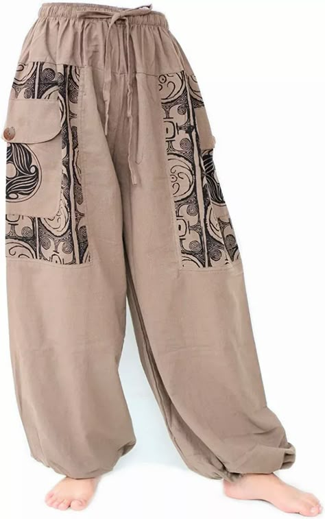 Mens Harem Pants Outfit, Mens Hippie Outfits, Hippie Clothes Men, Hippy Pants, Looks Hip Hop, Beige Clothing, Yoga Pants Men, Boho Style Outfits, Estilo Hippie