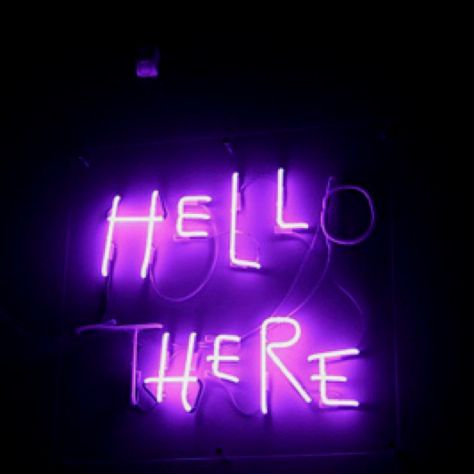 HELLo tHERE Purple Light Up Sign, Purple Wall Lighting, Neon Signs Bedroom Purple, Aesthetic Morado, Glitch Aesthetic, Neon Quotes, Watch Diy, Purple Neon, Beer Pub