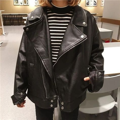 Girl leather jacket Moto Leather Jacket Outfit, Hoodie Leather Jacket, Coats Puffer, Leather Crop Jacket, Leather Jacket Hoodie, Jackets Outfit, Korean Winter Outfits, Fake Leather Jacket, Oversized Leather Jacket