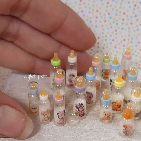 Tiny Things Aesthetic, My Mini Baby, Mini Doll Stuff, Baby Bottle Diy, Barbie Bebe, Miniture Food, Baby Barbie, Tiny Stuff, Doll Furniture Diy