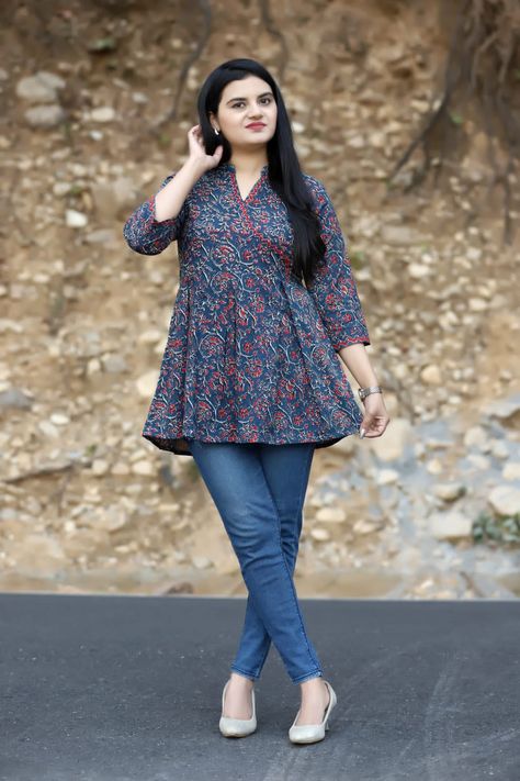 Sort Kurti Designs Latest Fashion, Tyunikkurti Design, Shot Kurtis With Jeans, Short Kurti For Jeans, Short Kurti Designs Latest For Jeans, Short Kurti Tops For Jeans, Short Kurtis For Jeans Fashion, Cotton Tops Designs For Jeans, Short Kurti Designs Latest