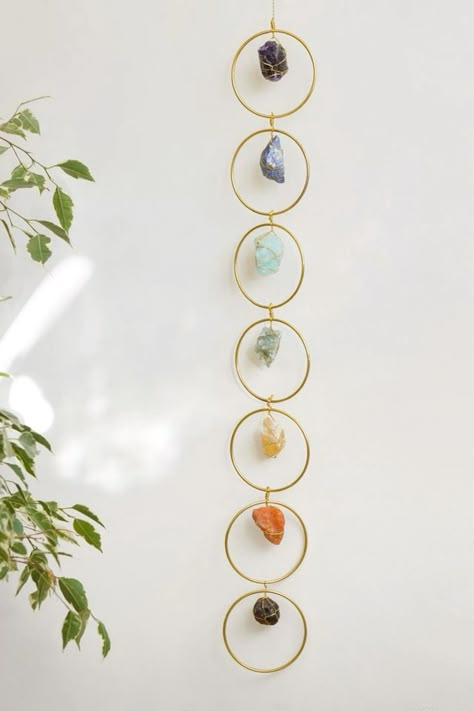 Check more at https://creativedecordesign.com/home-decor/31483/ Chakra Home Decor, Reiki Room Ideas, Chakra Wall Hanging, Chakra Decor, Hanging Suncatchers, Crystal Room Decor, Reiki Room, The 7 Chakras, Crystal Room