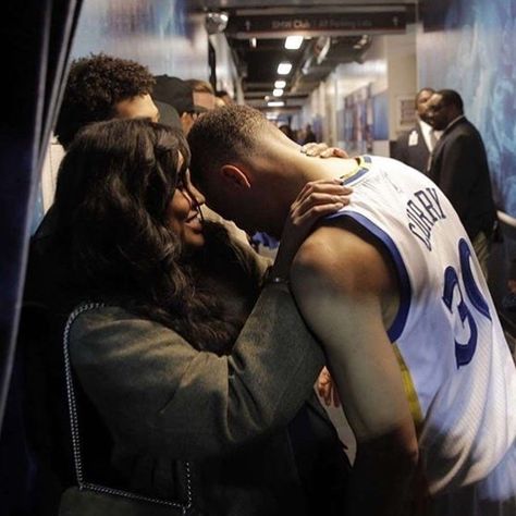 Thats why we love CURRY!! #stephencurry #curry #nvp #nba #superstar Nba Wife Aesthetic, Basketball Relationships, Break From Toronto, Basketball Wife Aesthetic, Basketball Couples, Players Wives, Basketball Wives, Pro Athletes, Couples Vibe