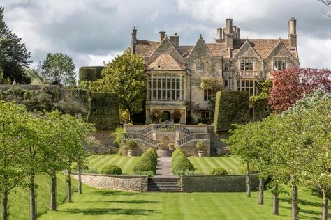 Jane Seymour’s former 400-year-old English manor lists for $15.89M Old English Manor, English Country Manor, English Manor Houses, Bath Somerset, Old Manor, Old School House, Bath England, Bond Girl, Air India