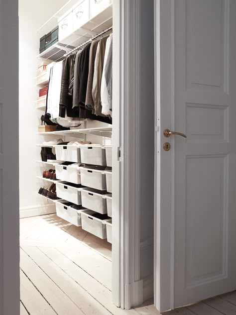 Walk in closet, Elfa system Elfa System, Elfa Closet System, Wardrobes Ideas, Pretty Closets, Elfa Closet, Baby Room Closet, Walk In Closet Ideas, Corner Closet, Closet Planning