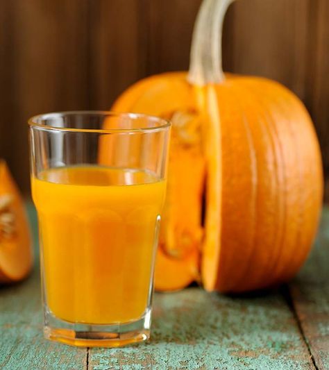 15 Best Benefits Of Pumpkin Juice For Skin, Hair And Health Fall Juices, Benefits Of Pumpkin, Juice For Skin, Cinnamon Health Benefits, Healthy Cleanse, Easy Juice Recipes, Juice Benefits, Pumpkin Juice, Garlic Benefits