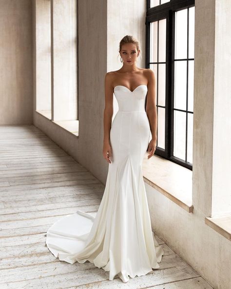 Eva Lendel | Wedding dresses on Instagram: “Ohio, Attele Bridal @attelebridal Trunk Show Dates: 5.11-16.11 Attele Bridal 3219 TREMONT ROAD UPPER ARLINGTON OHIO phone: +1…” All White Satin Wedding Dress, Elegant Wedding Dress Sweetheart Neckline, Satin Wedding Dress Mermaid Fitted Bodice, Rimless Wedding Dress, Size 6 Wedding Dress, Silky Elegant Wedding Dress, Simple Long Train Wedding Dress, Corset Mermaid Wedding Dress With Straps, Satin Full Skirt Wedding Dress