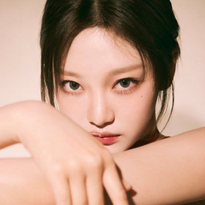 ningning pics on Twitter: "NEED THIS PC https://t.co/lQSUS1PkAt" / Twitter Aespa Ningning Icon, Jolin Tsai, Swimsuit Pics, Aespa Icons, Face Icon, Vogue China, Vogue Covers, Boy Pictures, Kpop Posters