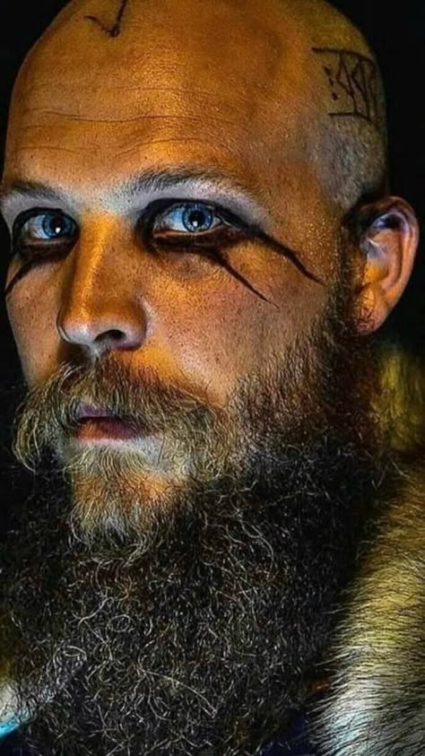 Floki Vikings Makeup, Vikings Face Paint, Men’s Viking Makeup, Warrior Makeup Men, Viking Man Makeup, Halloween Makeup Viking, Mens Viking Makeup, Viking Makeup Men, Male Viking Makeup