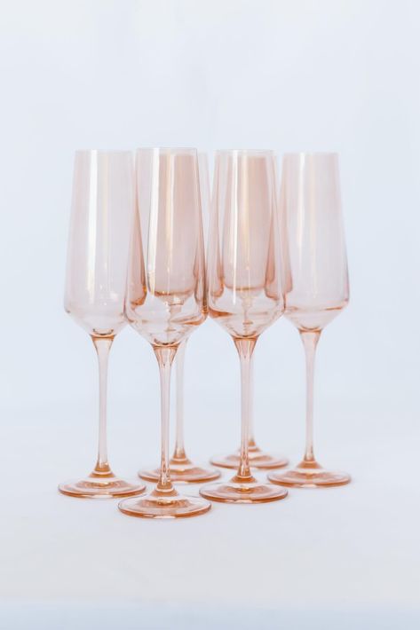 Pink Glassware, Champagne Flute Set, Pink Cups, Glass Cakes, Treasure Hunting, Wood Candles, Classic Decor, Champagne Flutes, Pink Champagne