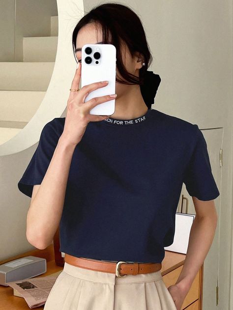 Square Neck Tshirt, Navy Tshirt Outfit Women, Navy Blue Tee Outfit, Navy Blue Tshirt Outfit, Navy Tshirt Outfit, Blue Tee Outfit, Navy Blue Shirt Outfit, Blue Tshirt Outfit, Casual Chic Outfits