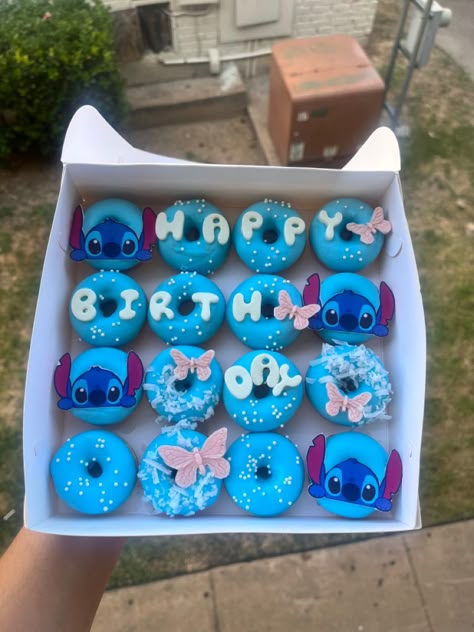 Lilo And Stitch Cake, Donut Decorating Ideas, Lilo And Stitch Characters, Lilo And Stitch Merchandise, Stitch Cake, ليلو وستيتش, Lilo And Stitch Quotes, Stitch Toy, Lilo And Stitch Drawings