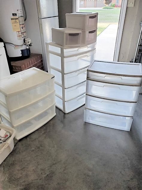 UPCYCLED STORAGE ORGANIZER - Decorate & More with Tip Painting Plastic Drawers Storage Bins, Plastic Drawer Bins, Repurpose Plastic Drawers, Plastic Dresser Ideas, Plastic Storage Drawers Makeover Diy, Upcycle Storage Bins, Plastic Drawers Organization, Diy Plastic Storage Bin Makeover, Upcycle Cube Storage Bins