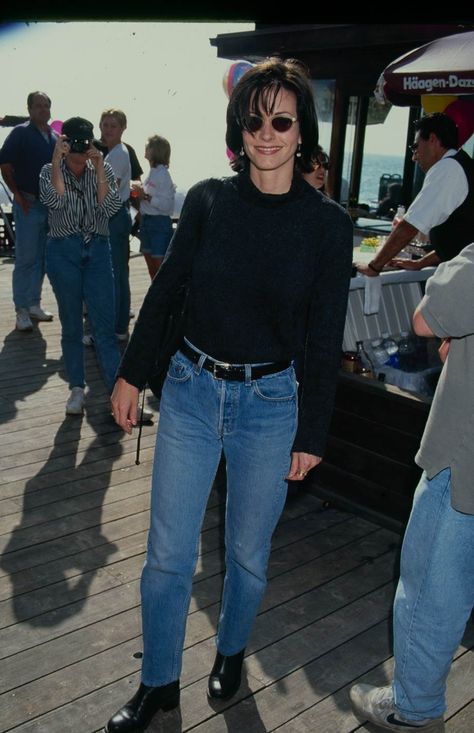 The Best 90's Celebrity Street Style Fashion In The 80s, 90s Street Style, 90’s Outfits, 90s Inspired Outfits, Courtney Cox, Original Supermodels, Meg Ryan, Iconic Looks, Monica Geller