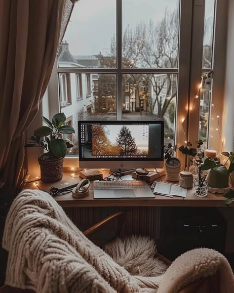 Cozy Desk, Warm Color Schemes, Cozy Office, Cozy Home Office, Desk Inspiration, Outdoor Living Decor, Office Design Ideas, Deco Originale, Economic Growth